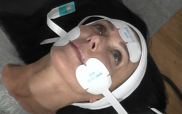 EMS Facial Magnetic Massage Patch: Firms the skin for a younger look